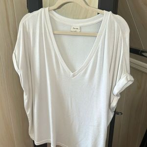Mod Ref White top with small cuff sleeves